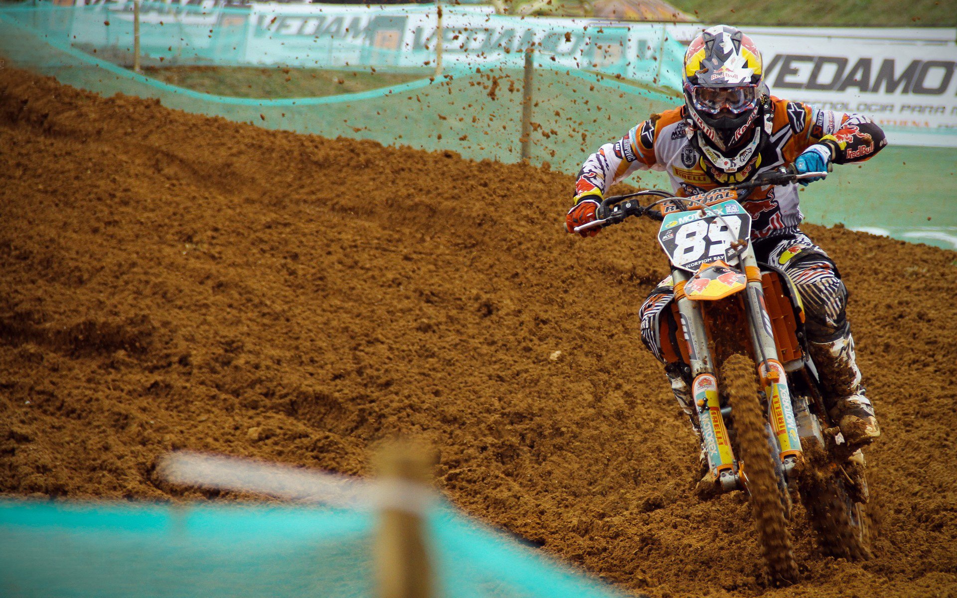 莱万多夫斯基关键节点赛况扑朔迷离,DWG带队取胜!